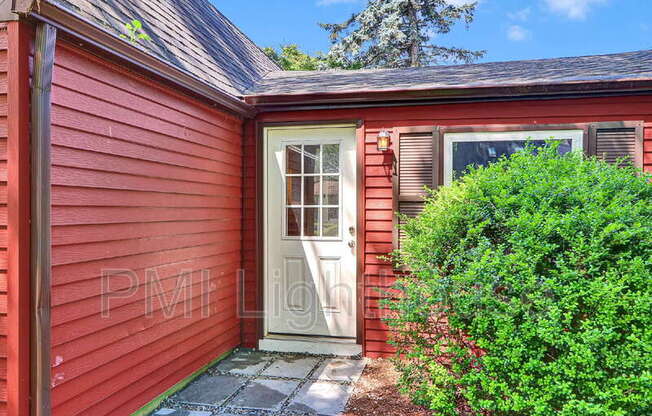 2 SPURWOODS LN