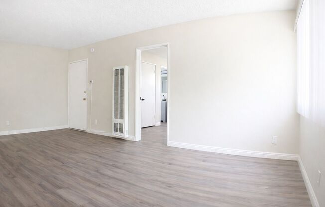 3 beds, 1.5 baths, 1,200 sqft, $2,695, Unit 859-04