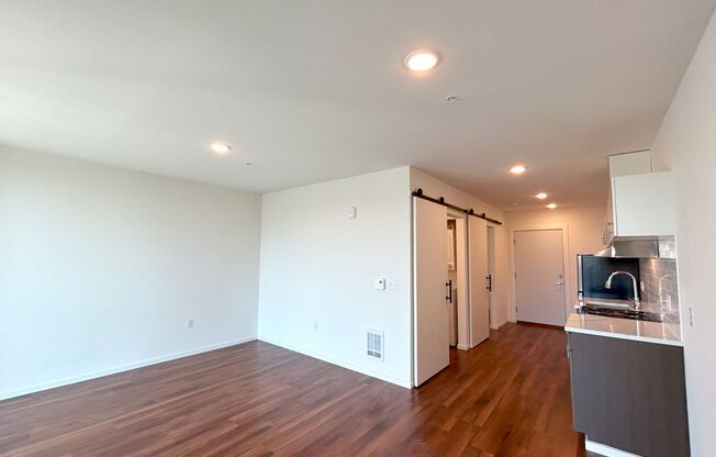 1 bed, 1 bath, 500 sqft, $2,445, Unit 407
