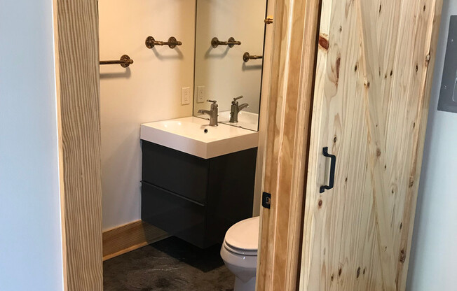 1 bed, 1 bath, 415 sqft, $855, Unit 5