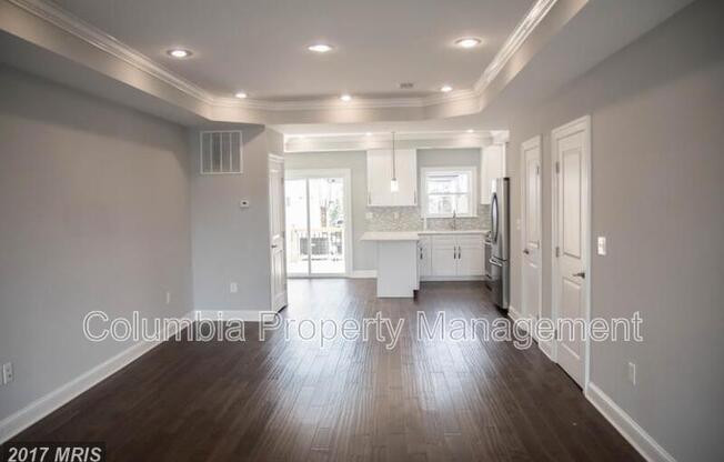 1219 17 ST NE