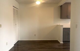 2 beds, 2 baths, 872 sqft, $1,750, Unit Unit 17