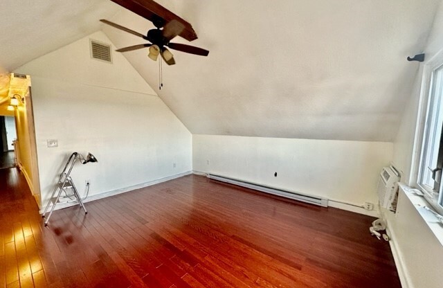 1 bed, 1 bath, $2,000, Unit 3