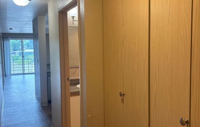 1 bed, 1 bath, 715 sqft, $2,045, Unit 307