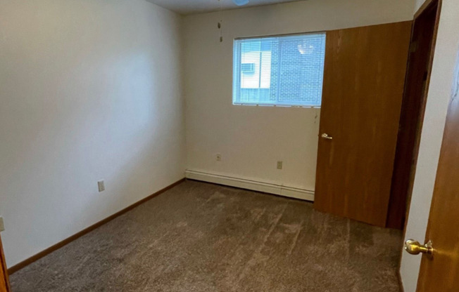 3 beds, 1 bath, 1,000 sqft, $1,700