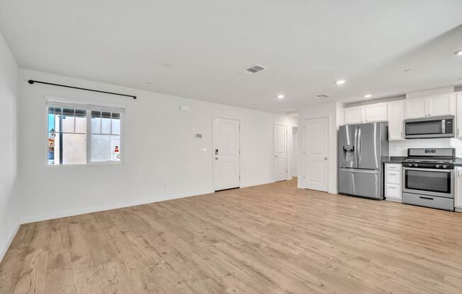 4392 Silver Cedar Ln