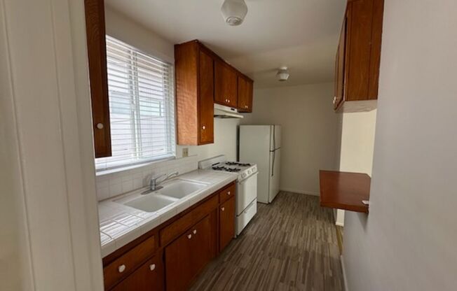 Studio, 1 bath, 625 sqft, $1,800, Unit Unit E