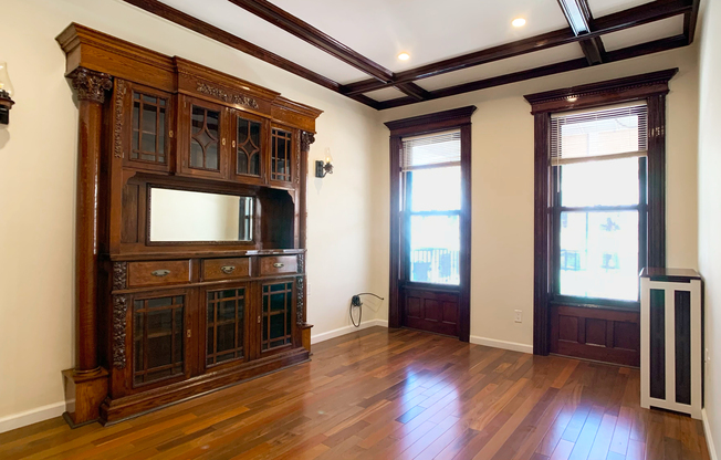 1518 PUTNAM AVE