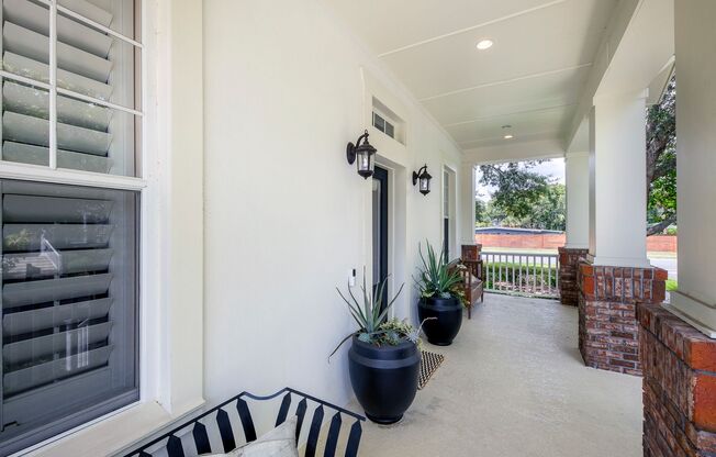 Baldwin Park Beauty! 3 bed/2.5 bath Pool Home! AVAILABLE OCTOBER 15th!