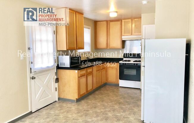 2 Bedroom Apartment with covered car garage
