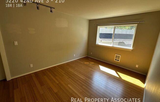 5220 42nd Ave South