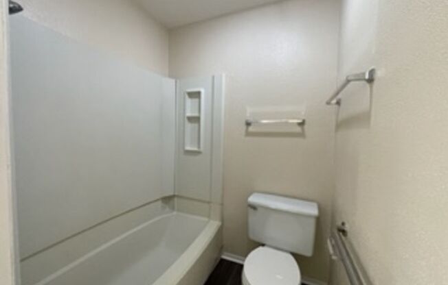 2 beds, 2 baths, $1,600