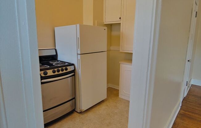 Studio, 1 bath, 430 sqft, $1,150, Unit 512