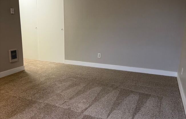 3 beds, 2.5 baths, 1,564 sqft, $2,350, Unit 04-101