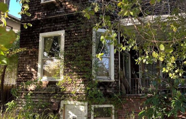 1911 Buena Vista Ave