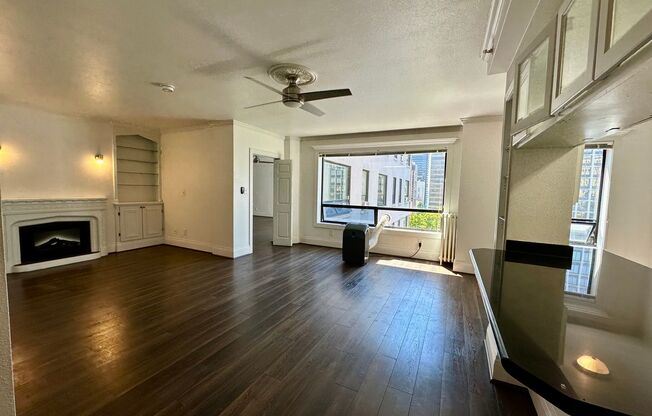 1 bed, 2 baths, 1,298 sqft, $2,450, Unit 0918