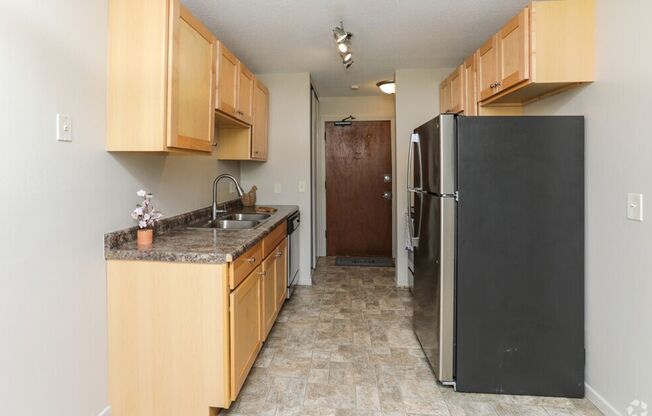 Renovated 1 & 2 Bedrooms Available! - Mounds View