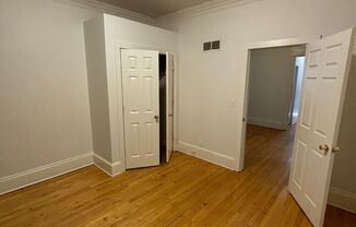 4 beds, 1 bath, 4 sqft, $1,550, Unit 2123 N 47th St