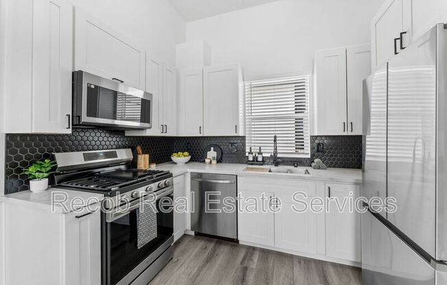 5252 ADAMS AVE