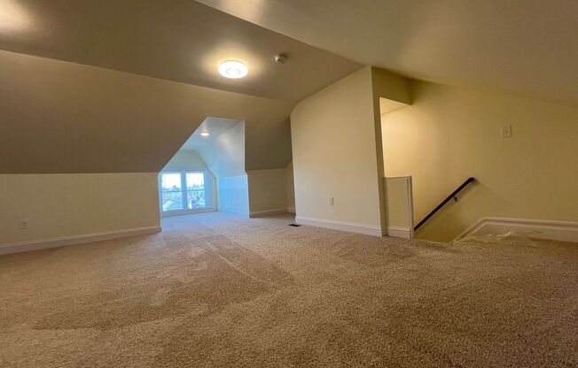 2 beds, 1 bath, $1,295, Unit Floor 2