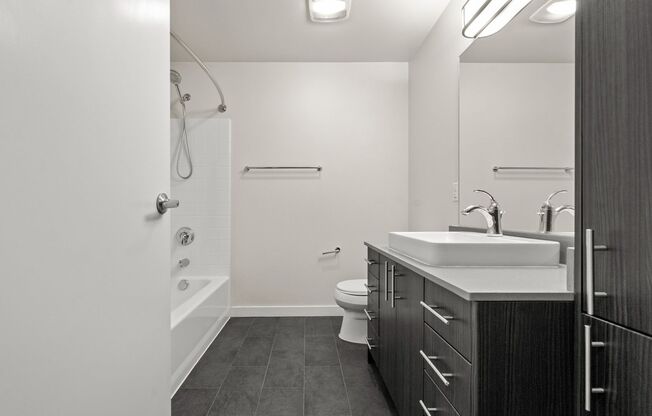 1 bed, 1 bath, 483 sqft, $1,675, Unit 227