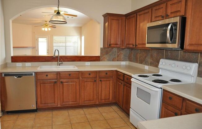 Charming 3 Bedroom in Heart of Hutto.