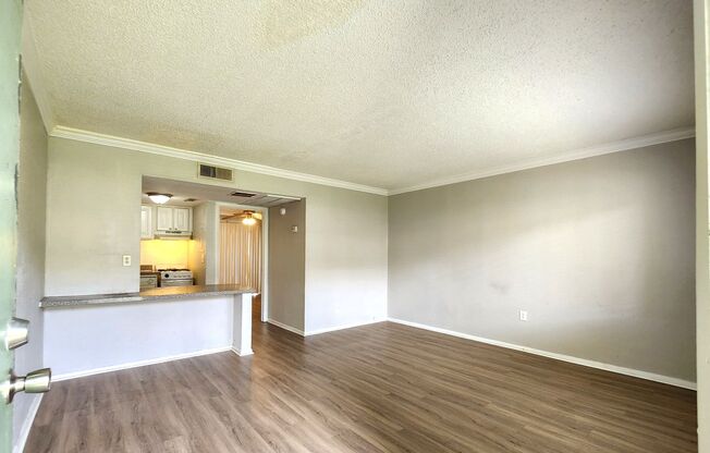 Ground Floor Unit; Tile/Laminate Flooring; Pool; Water/Sewer/Gas INCLUDED in the Rent!