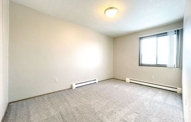 2 beds, 1 bath, 620 sqft, $815, Unit 525-1