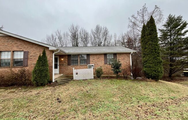 Great Hermitage Duplex with Excellent Storage Space!