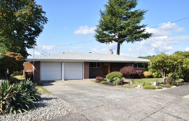 3 Bedroom 2 Bath Tacoma Home with Hot Tub and Stunning Views in Narrows/Highland Hills  Neighborhood