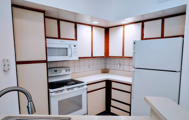 Venetian Place Condominium