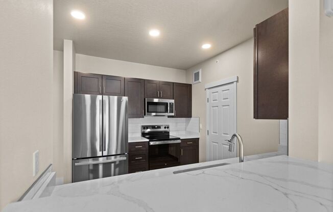 3 beds, 2 baths, 1,511 sqft, $1,995, Unit J-404