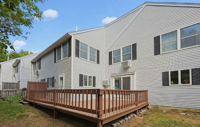 2 beds, 1.5 baths, 1,202 sqft, $2,800