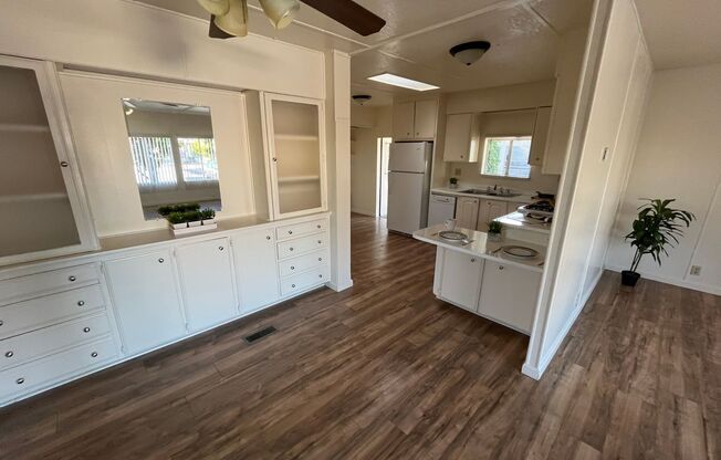 2 beds, 1 bath, 960 sqft, $3,250, Unit 85