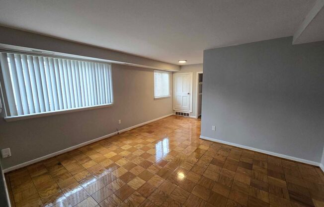 5024 FT TOTTEN DR NE