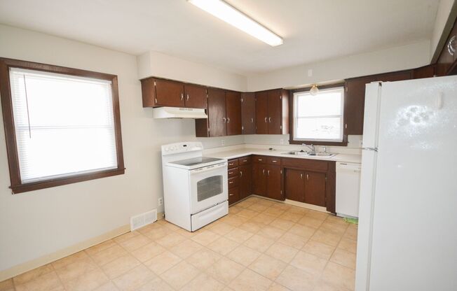 Spacious and Updated 2 Bedroom Available For Rent!