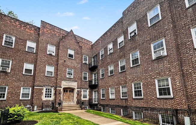 Edgehill Court