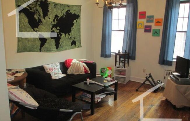 Large 2 bed unit located in the heart of Fenway.