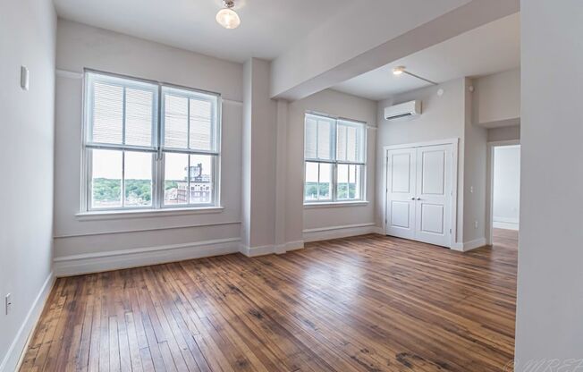 2 beds, 2 baths, 806 sqft, $1,725, Unit Unit 805