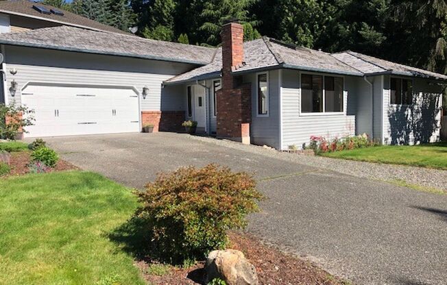 Beautiful 3 Bedroom 2 Bath Home in Mukilteo!