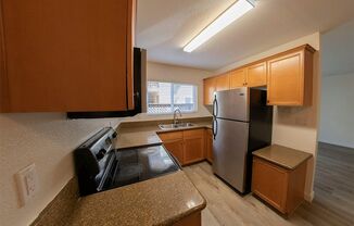2BR/1BA Clairemont Condo Freshly Painted, New Vinyl Plank Flooring Throughout Patio, 1 Parking Space