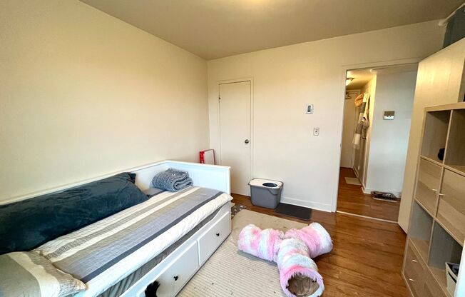 1 bed, 1 bath, $995, Unit 501