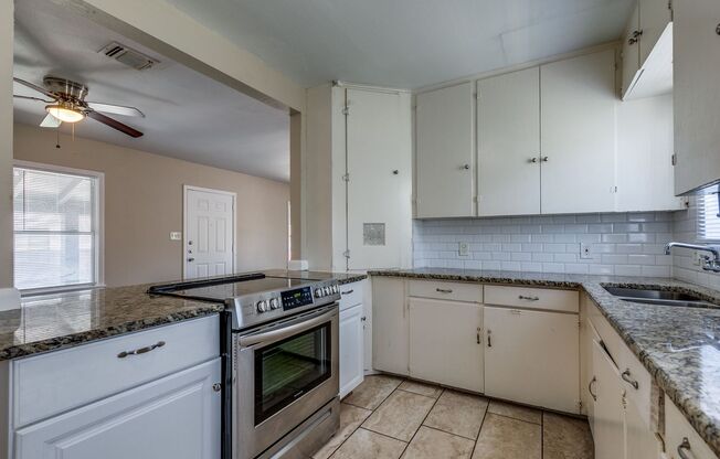 3 beds, 1 bath, $1,295