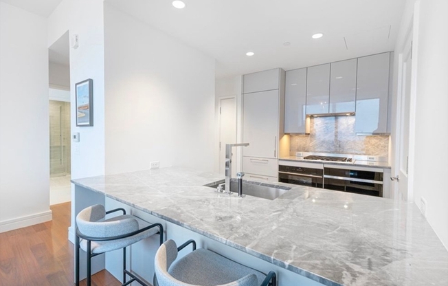 1 bed, 1.5 baths, 897 sqft, $10,000, Unit 3606