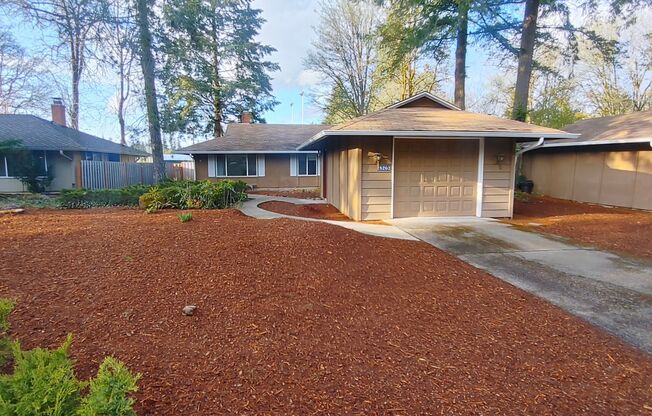 Tastefully Remodeled Pet Friendly 3 Bedroom Home with New Appliances, Carpet, Paint Located In Lake Oswego.