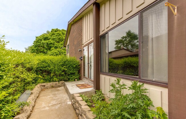 567 FORUM DR