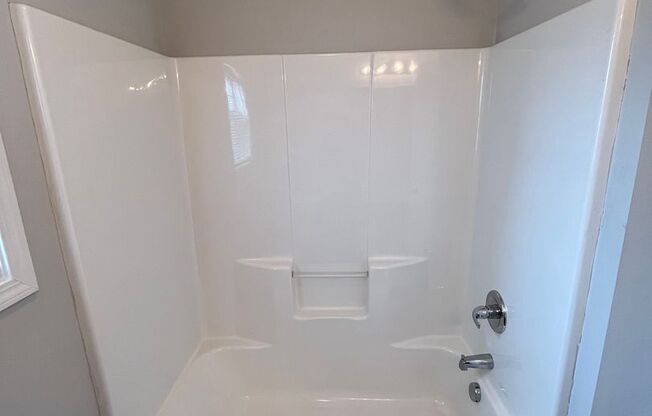 3 beds, 2 baths, $1,000, Unit 367D