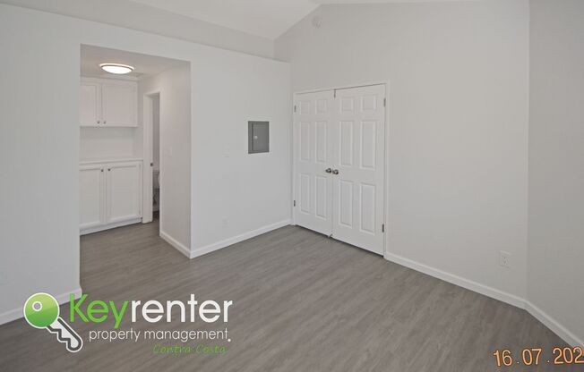 2 beds, 1 bath, $2,600