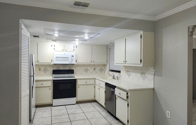 Single Family 3 bedroom 2 bath Must See