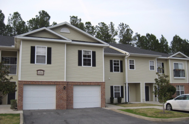 2/2.5 Town Home in Magnolia Place - Available mid-August!